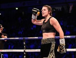 фото - Шарипова достойно проиграла Тейлор: результаты и видео из Британии