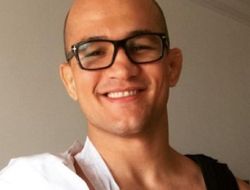 фото - UFC: Джуниор дос Сантос вернётся в июле, соперник — Благой Иванов