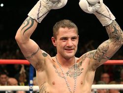 фото - Видео: лучшие моменты боя Рикки Бёрнза и Микеле Ди Рокко от vRINGe.com