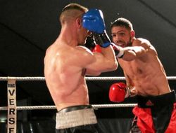 фото - Жанабаев падал, сенсационно проиграл Мессауду и потерял три титула