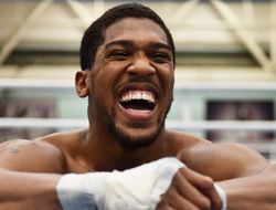 фото - Джошуа побывал в нокдауне, но победил Кличко