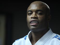 фото - Уайт: «От боя за титул Андерсона Силву отделяет победа над Диасом»