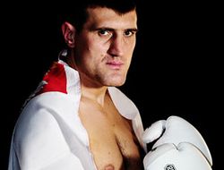 фото - Битва гигантов: «спаситель» Мариуш Вах против Тая Филдса