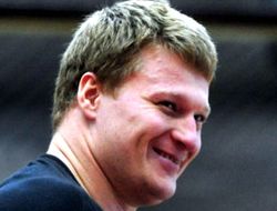 фото - Александр Поветкин не рад, что нужно боксировать с Мариушем Вахом