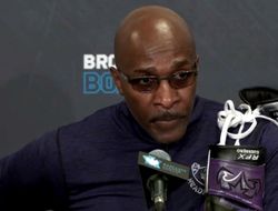 фото - Скорее сам погибну, чем позволю сыну умереть в ринге: тренер о бое Спенс–Питерсон