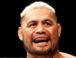 фото - Марк Хант: UFC будет нас иметь, пока мы сами себя не защитим