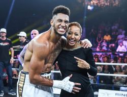 фото - Жена Тони Йоки защитила титул, ирландский бородач тоже победил: видео