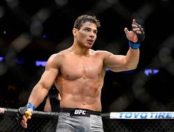 фото - UFC 278. Пауло Коста побил Люка Рокхолда в кровавой драке