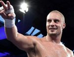 Скандинавский гигант Гранат за раунд забил Спротта, Кёллинг прошёл Демченко