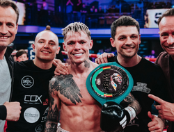 фото - Экс-чемпион мира, брат Санни Эдвардса возобновил карьеру: результаты