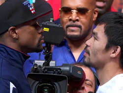 фото - Как взвешивались Мэйуэзер с Пакьяо: видео церемонии