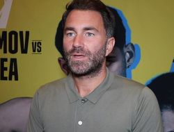 фото - «Канело 100% подерётся с Усиком». Хирн о реванше Бивола и будущем Альвареса