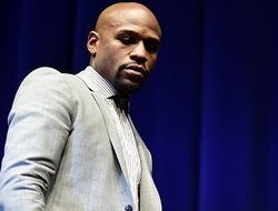 фото - В команде Мэйуэзера настаивают, что после 12 сентября он завершит карьеру