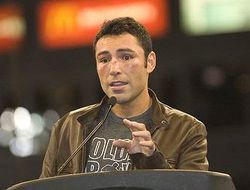 фото - Де Ла Хойя: «Контракт с НВО позволит Альваресу драться с Пакьяо, Котто и Чавесом»