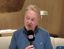 фото - «Усик не получит мой Bentley». Уоррен о пари, 60 тысячах проданных билетов и тревоге Александра