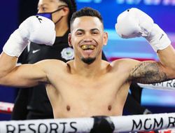 фото - Двукратный олимпийский чемпион Рамирес быстро убрал Донована: видео