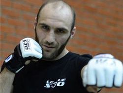 фото - (ММА) Чеченец Адам Халиев подписан в UFC