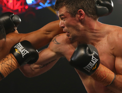 фото - Брэд Питт спорно победил на турнире Super 8 в Океании