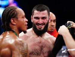 фото - Бетербиев уже старый? История Формана вас ничему не научила — Макгирт