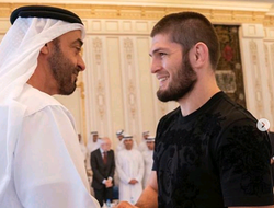 фото - Хабиб познакомился с шейхом, Макгрегор на велопробежке, Сен-Пьер поработал мусорщиком — соцсети