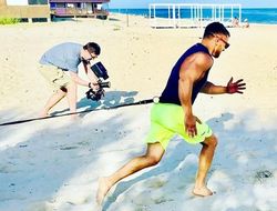 фото - Ломаченко снимают, Макгрегору не спится, Мэйуэзер с моделями и деньгами — соцсети