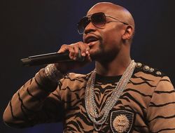 фото - Мэйуэзер комментирует слухи: в UFC используют моё имя