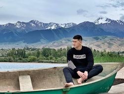 фото - Дмитрий Бивол: Мы с Альваресом сидим без соперников на осень — можно сразиться