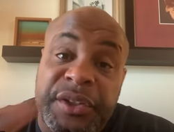 фото - Кормье отреагировал на заявление Чимаева: «Это не дичь, но просить об этом сейчас дико»