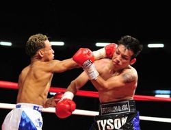 фото - Консепсьон взял реванш у Маркеса, Корралес стал «временным» чемпионом WBA