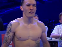 фото - Не сидится на пенсии: экс-чемпион Уоррингтон закрыл серию из 3 поражений: видео