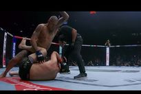 Перейра сокрушил Анкалаева, Двалишвили побил Сэндхагена. Видео лучших моментов UFC 320