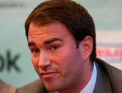 фото - Дэвид Хэй и Эдди Херн подписали контракт на четыре боя