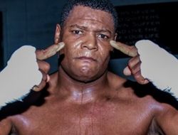 фото - Луис Ортис: Надо оформить инвалидность — как же ещё заманить Джошуа в ринг?