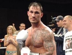 фото - Джои Спина победил Антвуна Эколса