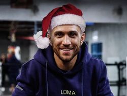 фото - Боксёры поздравляют с Рождеством, шутка про допинг Джона Джонса — соцсети