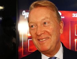 фото - Уоррен высмеял Джошуа: Сейчас он может нести какую угодно чушь