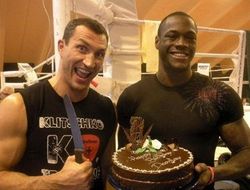 фото - Кличко наглухо нокаутировал Уайлдера во время спарринга — экс-чемпион мира