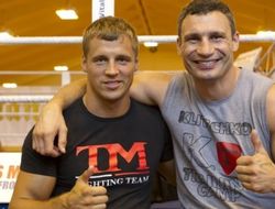 фото - «Нельзя забегать заранее»: Виталий Кличко рассматривает бой Усик–Бриедис