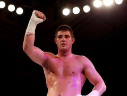 фото - Сенсация в шоу Головкин-Деревянченко: Уорд дебютировал с досрочного поражения