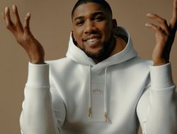 фото - Джошуа поиграл с шарами: Усику понравилось — видео