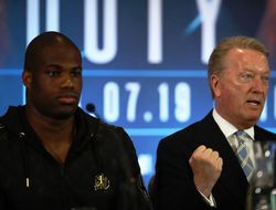 фото - Бою быть: Джойс и Дюбуа ударили по рукам — инсайдер 