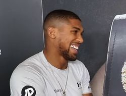 фото - «Фьюри — не суперзвезда? Но ты же выряжаешься Бэтменом!» Энтони Джошуа — об Аруме, Фьюри и Усике