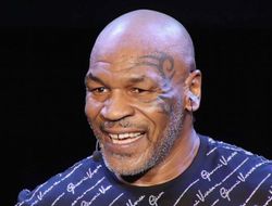 фото - Фьюри–Уайлдер 3. Майк Тайсон объяснил, почему Деонтея нельзя переучивать