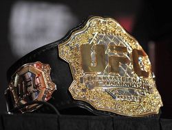 фото - UFC: Джон Джонс больше не чемпион, за титул подерутся Джонсон и Кормье