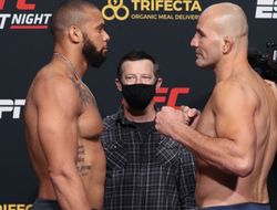 фото - Лучшие моменты боя Гловер Тейшейра — Тьяго Сантос на UFC on ESPN 17: видео