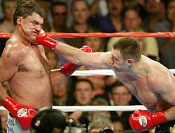 фото - Легендарные бои: Виталий Кличко vs Корри Сандерс — видео от vRINGe.com