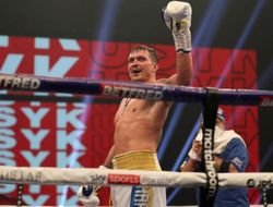 фото - Джо Джойс: Усик, иду за тобой! Я ведь могу тебя и удосрочить!