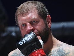 фото - Александр Емельяненко уволен из RCC