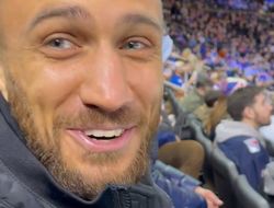 фото - «Даже футболку выдали». Ломаченко готов был выскочить на лёд в игре НХЛ — видео