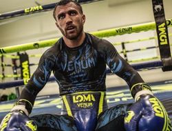 фото - Ломаченко в рекламном ролике, Емельяненко избивают в спарринге, Ярд работает в зале — соцсети